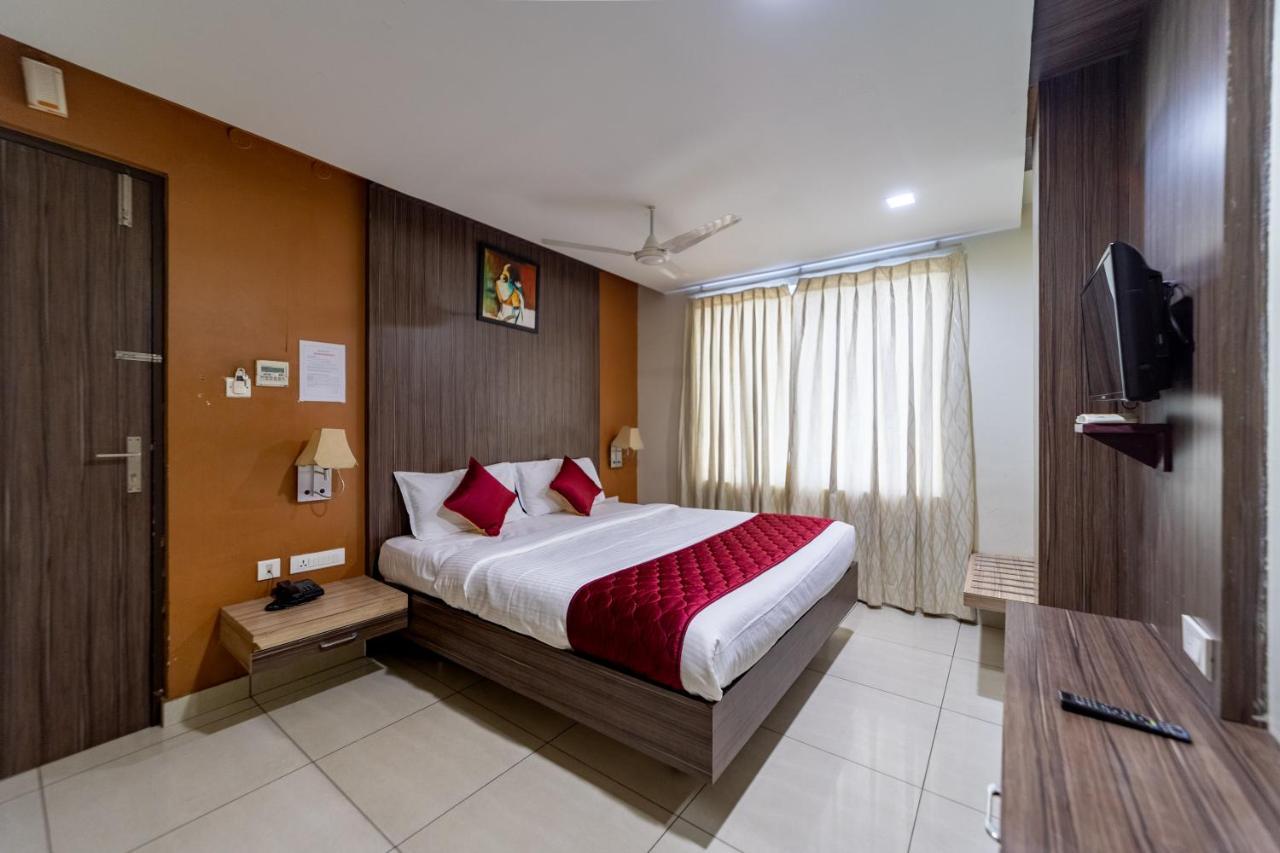 Готель Ranas Residency Tiruchirappalli Екстер'єр фото